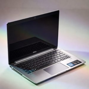 Dell Latitude 5300 – Core i5 8th Gen, 8GB RAM, 256GB SSD, 13.3″ FHD LED Laptop (Like New)